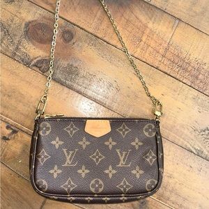 Louis Vuitton Multi Pochette Acessories